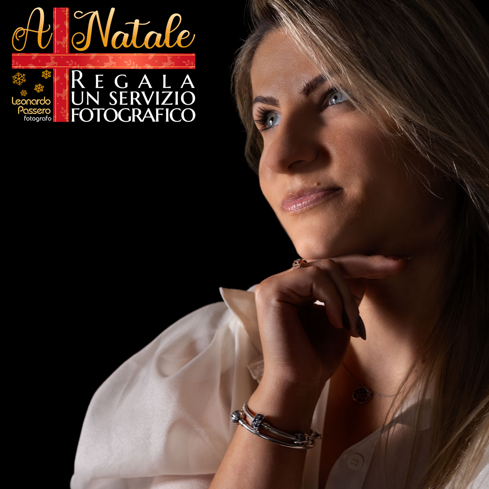 A Natale regala un servizio fotografico in studio. nella foto una ragazza con gli occhi azzurri
