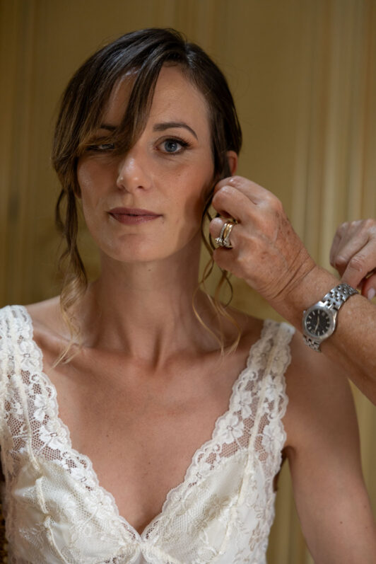 La Sposa mentre viene truccata