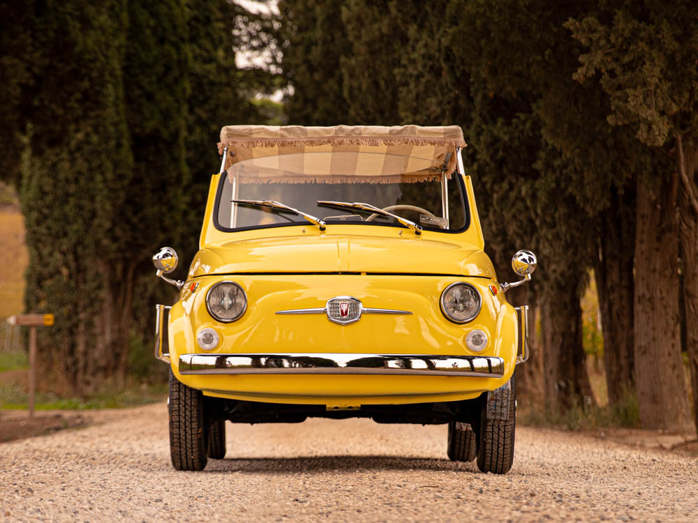 Fiat 500 gialla in perfette condizioni ad Assisi (Perugia)