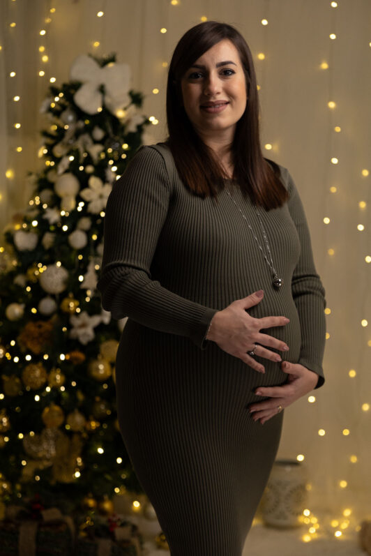 Mamma in dolce attesa a Natale